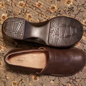 G.H.Bass & Co. Brown Clogs
